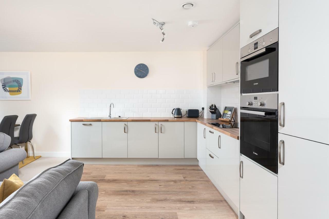 Stylish Modern City Centre Apartment กลอสเตอร์ ภายนอก รูปภาพ