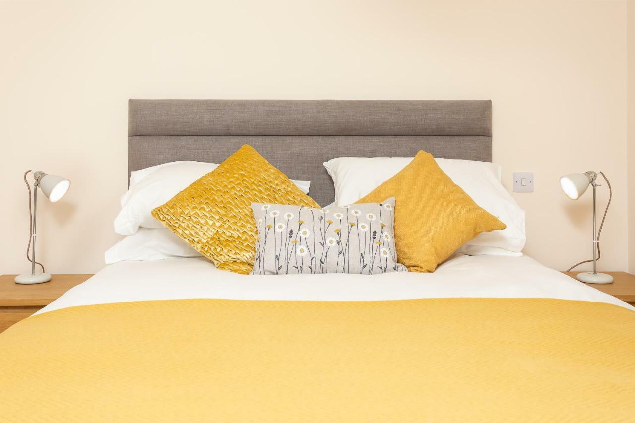 Stylish Modern City Centre Apartment กลอสเตอร์ ภายนอก รูปภาพ