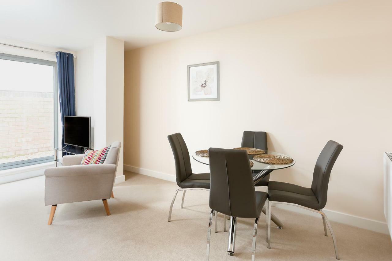 Stylish Modern City Centre Apartment กลอสเตอร์ ภายนอก รูปภาพ