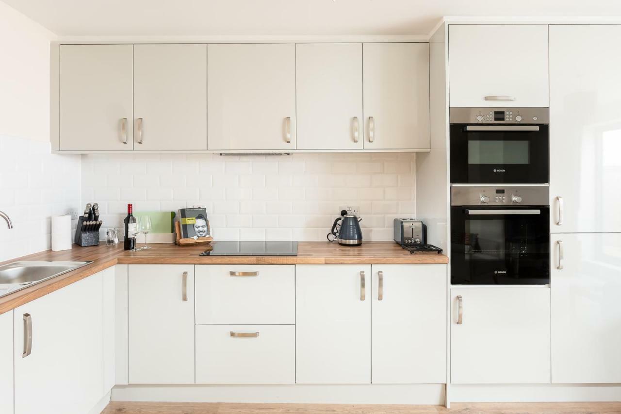 Stylish Modern City Centre Apartment กลอสเตอร์ ภายนอก รูปภาพ